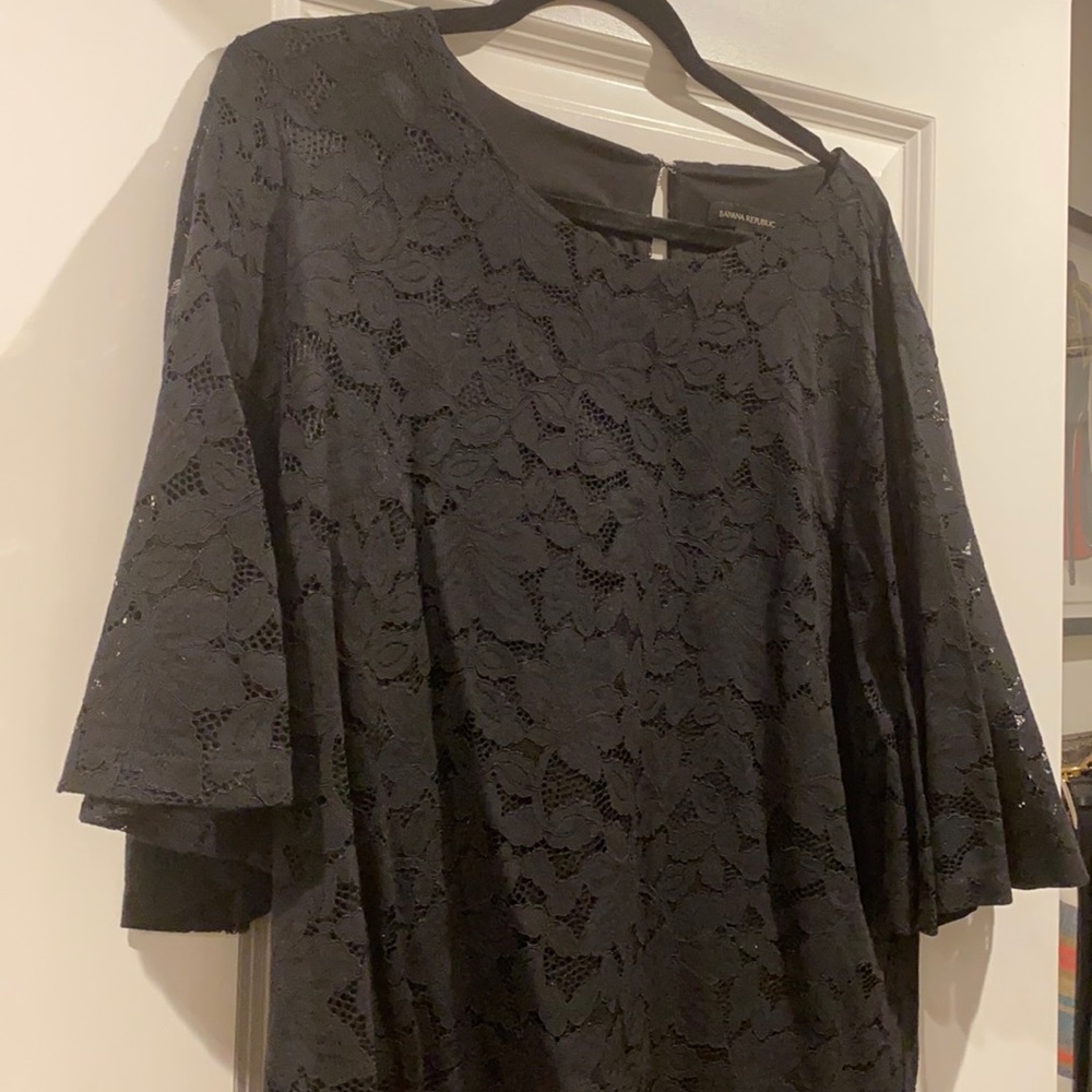 3/4 lace banana republic top